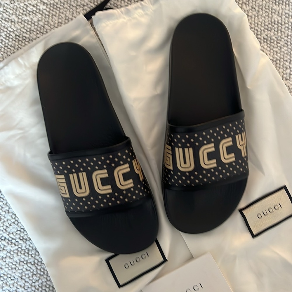 Gucci Slides Sandals Guccy 
Gucci Resort 2018 Collection 
New and never worn - Picture 4 of 11